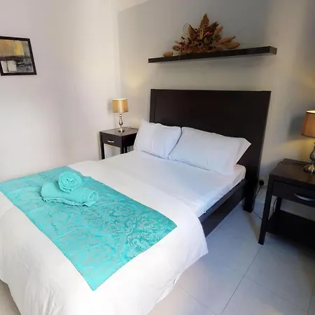 Spinola Bay, St Julians - Prime Seafront Location 아파트 *