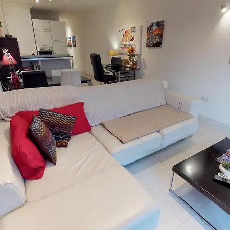 Apartment Spinola Bay, St Julians - Prime Seafront Location *