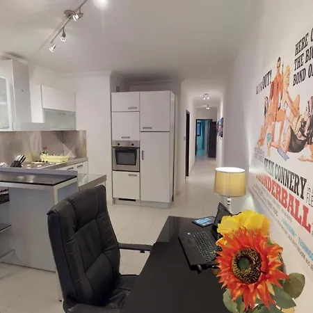 Apartment Spinola Bay, St Julians - Prime Seafront Location *