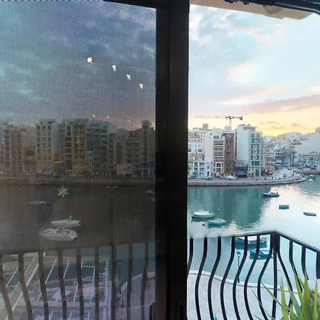 Spinola Bay, St Julians - Prime Seafront Location *