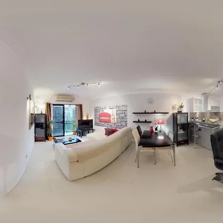 Apartment Spinola Bay, St Julians - Prime Seafront Location